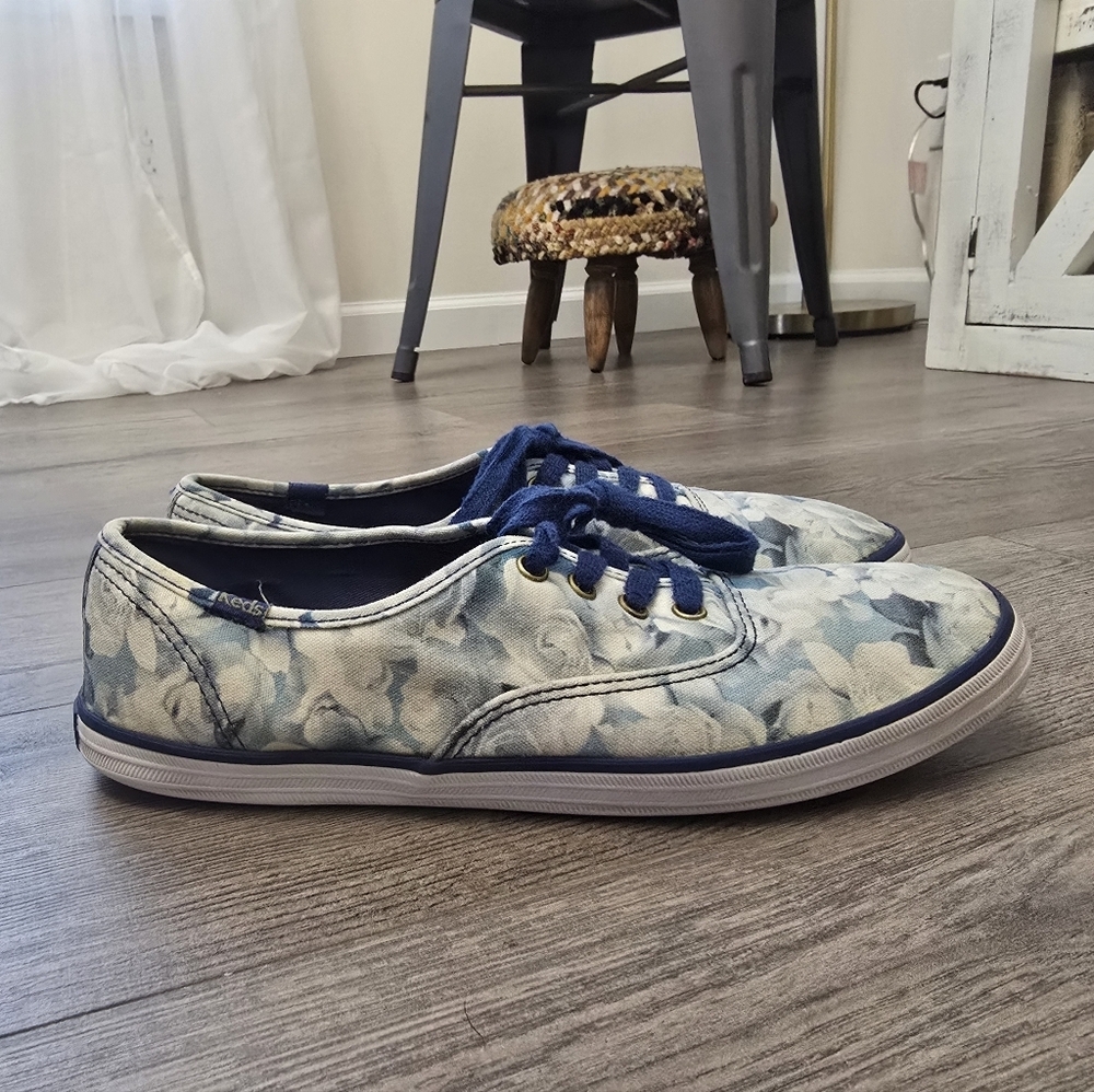 Taylor Swift X Keds Roses Pastel Blue White Low Lace Up Sneakers Womens Size 8.5